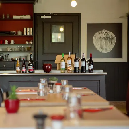 Ibis Budget - La Glacerie Hotel 2*