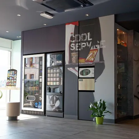 瑟堡拉格拉斯里宜必思快捷酒店 瑟堡
