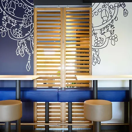 Ibis Budget - La Glacerie Hotel