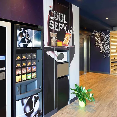 Ibis Budget - La Glacerie Hotel